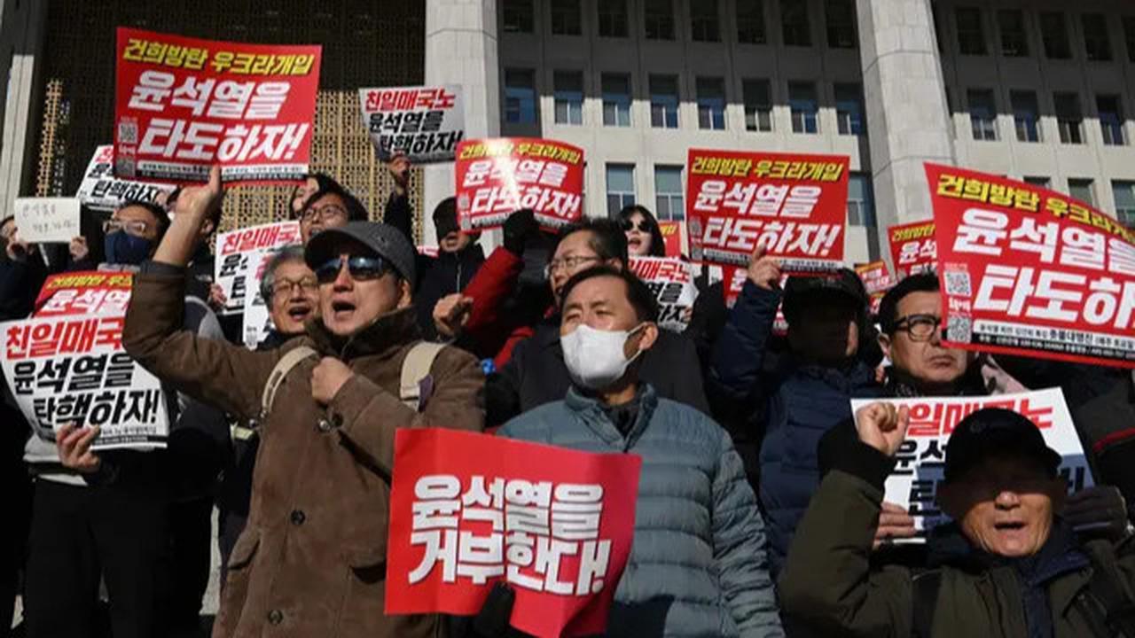 Darurat Militer Dicabut, Pengunjuk Rasa Desak Presiden Korea Selatan Yoon Suk Yeol Mundur