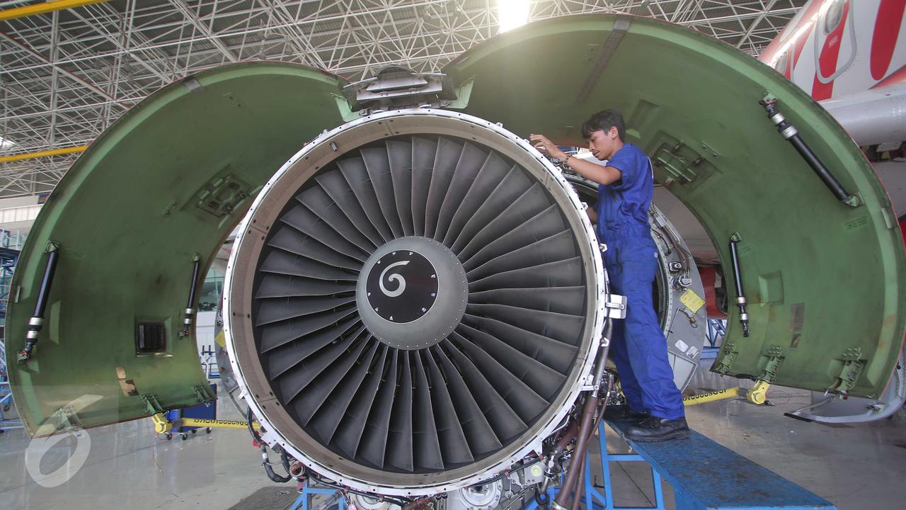 20151106-Hanggar 4 GMF Kurang Teknisi, Pembenahan Pesawat Terhambat