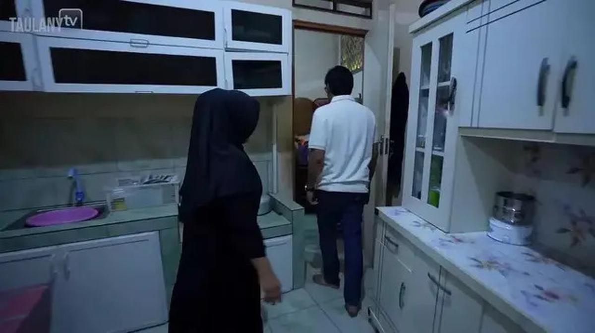 Intip Potret Dapur dengan Model Sederhana di Rumah Haji Bolot, Juragan Kontrakan yang Hidup Sederhana