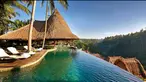 Banyak alasan untuk pergi ke pulau cantik ini. Tapi kira-kira apa saja alasan utama orang tertarik dengan pesona Bali?