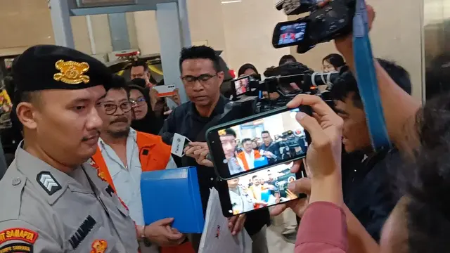 Mantan Menteri Pertanian (Mentan) Syahrul Yasin Limpo (SYL) menyambangi Bareskrim Polri terkait pemeriksaan kasus dugaan pemerasan yang menjerat Pimpinan Komisi Pemberantasan Korupsi (KPK) Firli Bahuri.