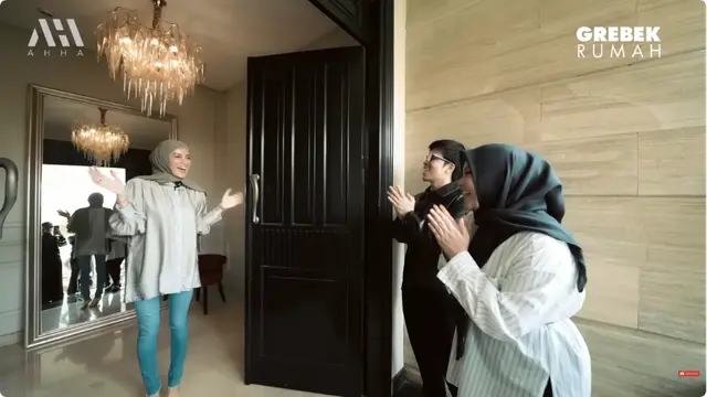 Potret Ruang Tamu Rumah Olla Ramlan (YouTube AH)