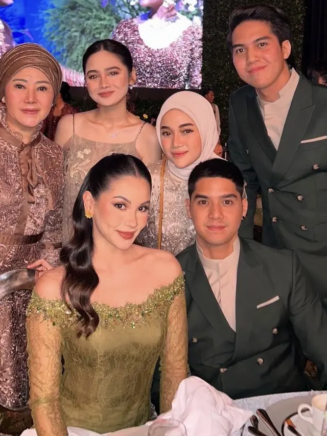 El Rumi dan Syifa Hadju  Hadir di Pernikahan Aaliyah Massaid dan Thariq