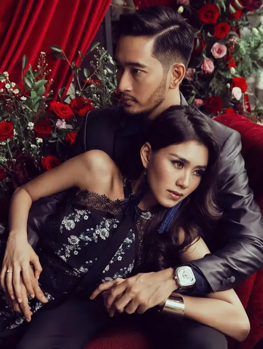 "Outdor sih (konsepnya). Kita pasang tenda transparan. Yah mudah-mudahan lah. Mungkin yah ada plan b dan c. Yah mudah-mudahan April enggak hujan," tutur Syahnaz Sadiqah. (Instagram/ritchieismail)