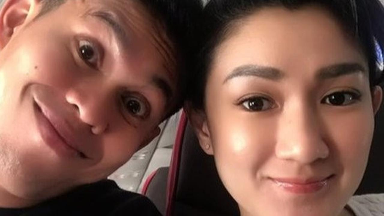 Jarang Tersorot, Profil Firmansyah Suami Penyanyi Kondang Melly Mono - Mantan Atlet Basket Kini Jadi ASN
