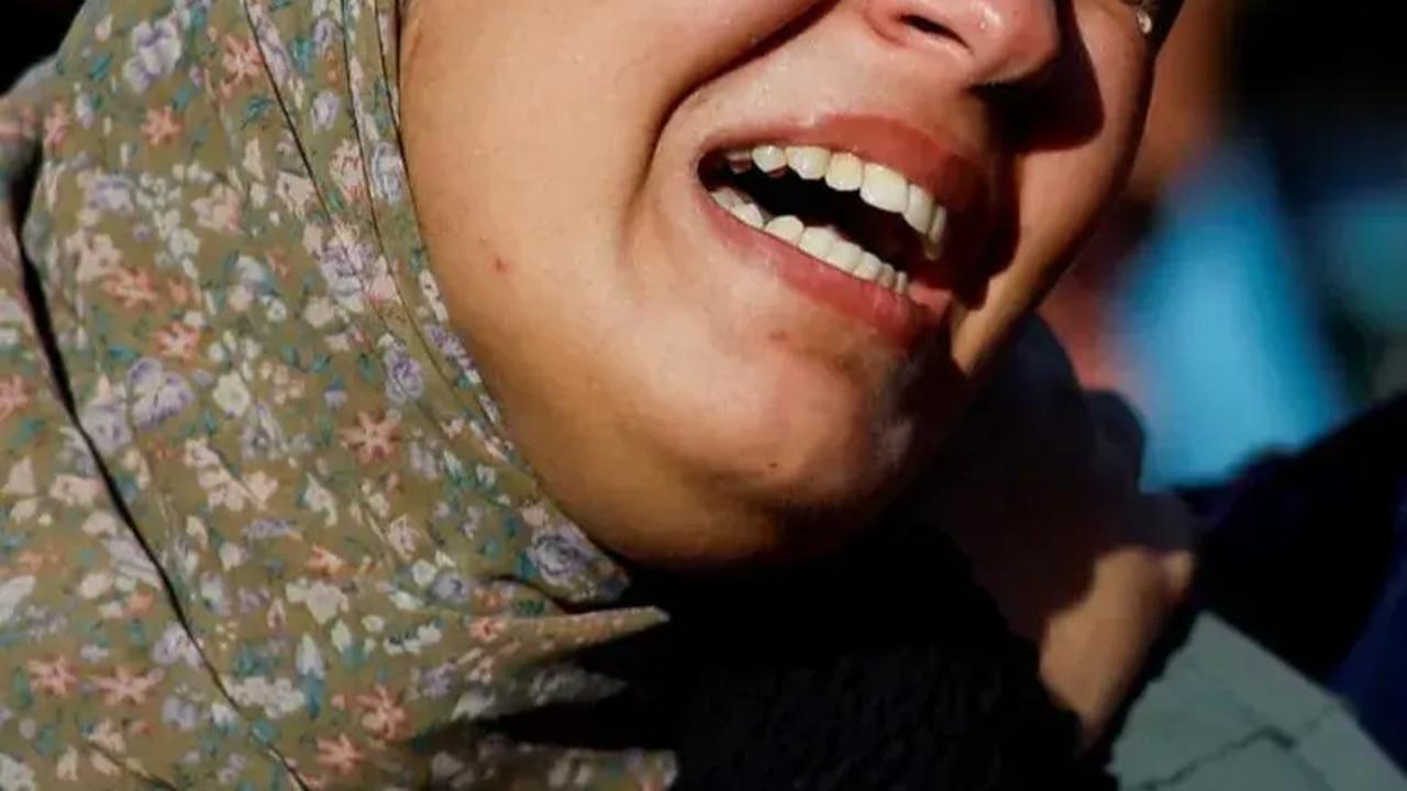 FOTO: Tangis Histeris hingga Ketakutan Anak-Anak Saat Israel Terus Menghujani Serangan Brutal di Khan Younis Gaza Selatan