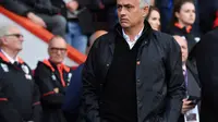 Jose Mourinho pada laga Manchester United melawan Bournemouth di Vitality Stadium, Sabtu (3/11/2018). (AFP/Ben Stansall)