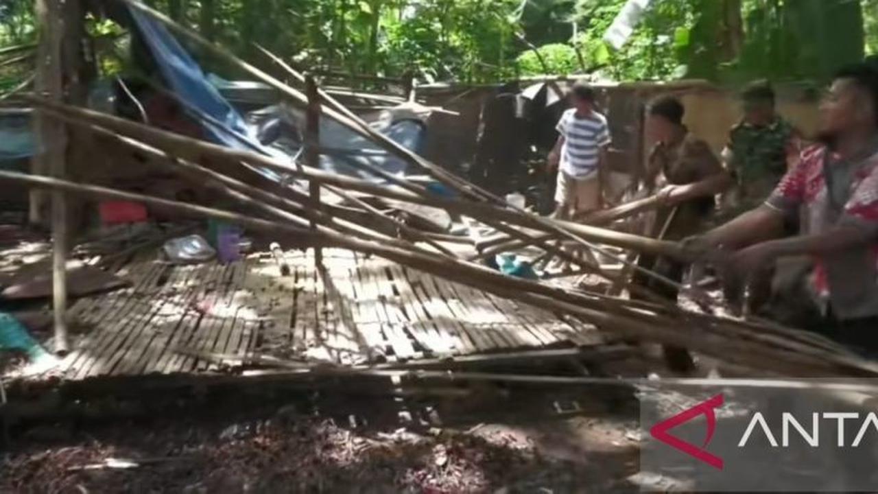 Kisah Inspiratif: Bupati Purwakarta Perbaiki Rumah Terpal Pasutri, Wujudkan Hunian Layak dan Martabat Warga
