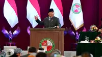 Presiden Prabowo Subianto saat menghadiri Sidang Senat Terbuka Wisuda 521 Sarjana Universitas Kebangsaan Republik Indonesia (UKRI) di Bandung, Jawa Barat, Sabtu (18/10/2025). (Biro Pers Sekretariat Presiden)