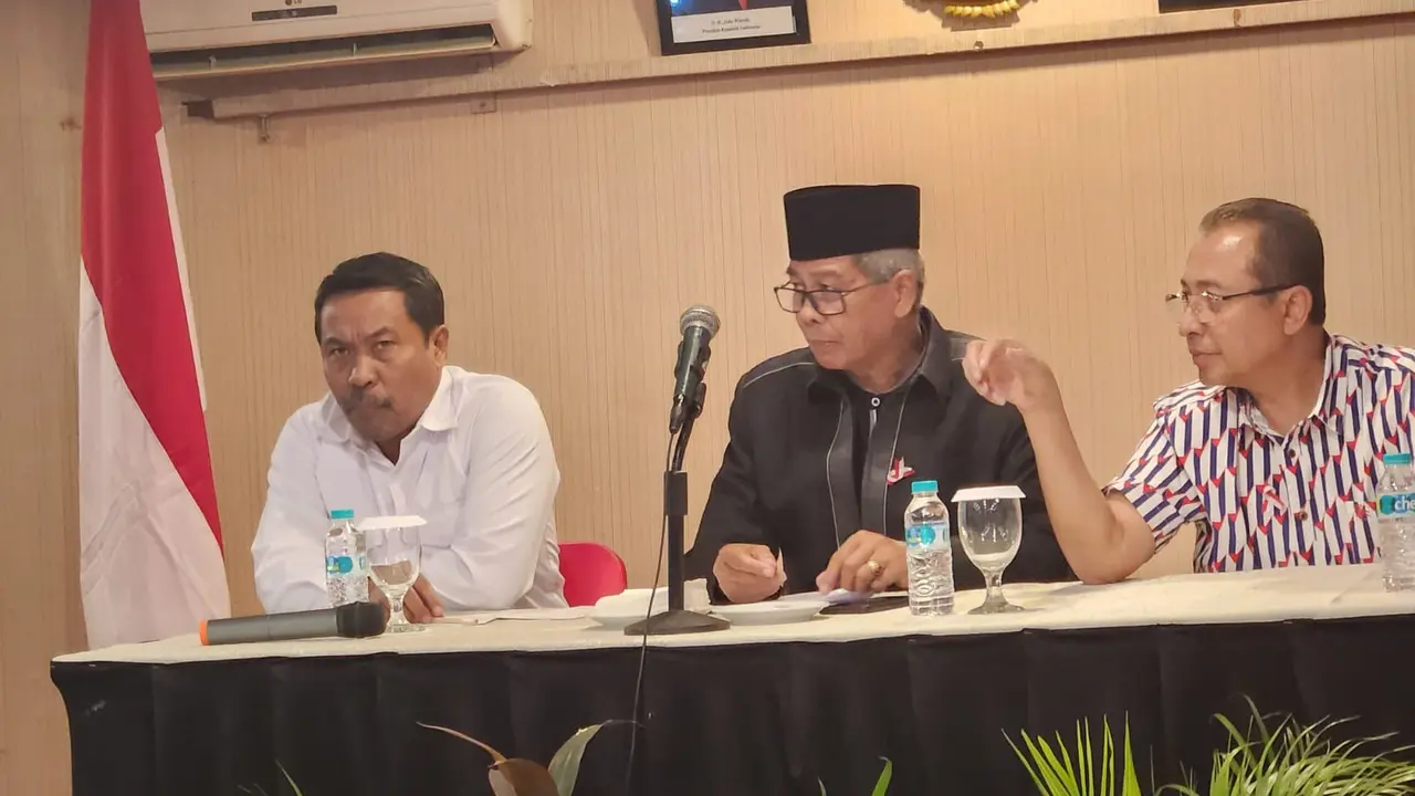 Tim Sembilan Pengurus Besar Persatuan Guru Republik Indonesia (PB PGRI).