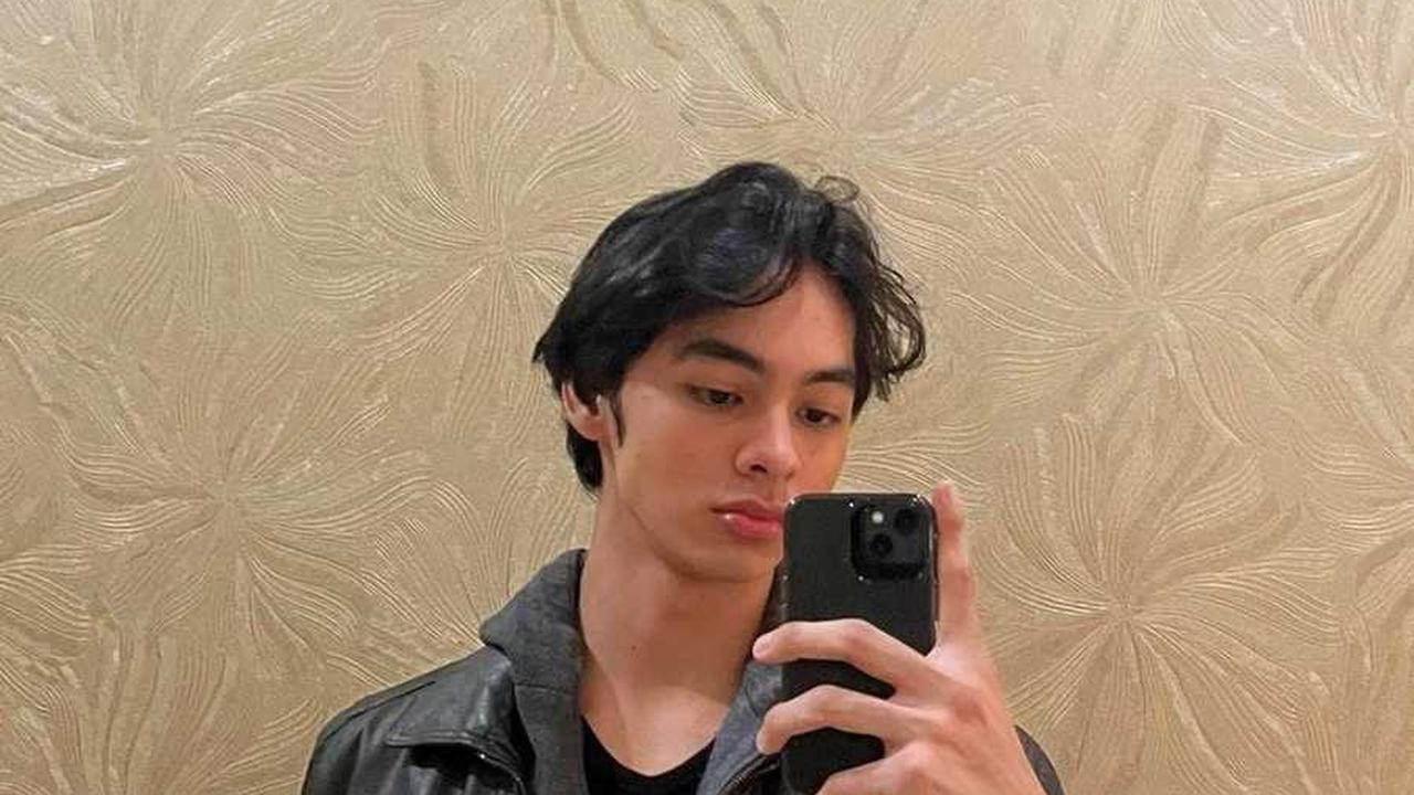 Pakai Jas Aja Deh, Soalnya Cuacanya Mendung.