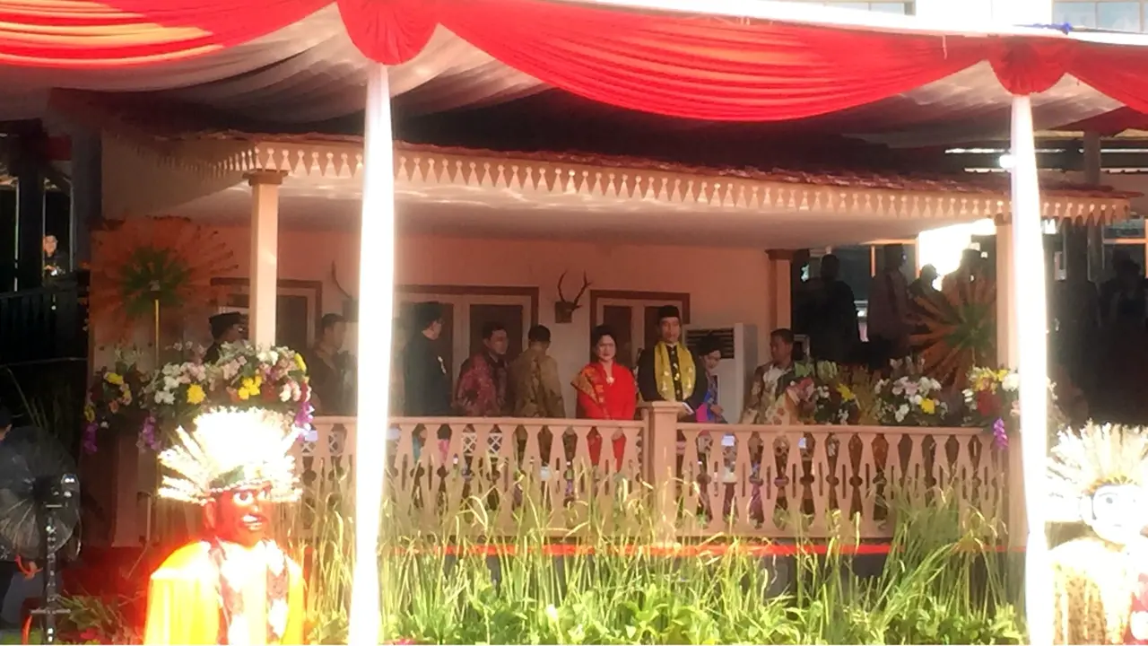 Presiden Jokowi bersama Ibu Negara Iriana menghadiri acara Lebaran Betawi 2017