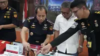 Modus Warga India Selundupkan 1,5 Kg Emas