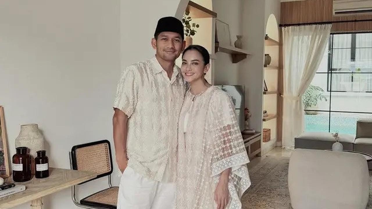 Inspirasi Baju Lebaran Couple 2025, Gaya Serasi Artis dari Enzy Storia hingga Maudy Ayunda
