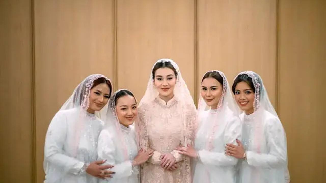 Model Dress Brokat dengan Desain Modern, Cantik dan Kekinian