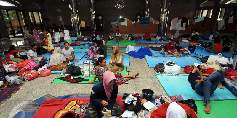 Masjid Raya Universitas Borobudur Jadi Lokasi Pengungsian Warga Cipinang Melayu