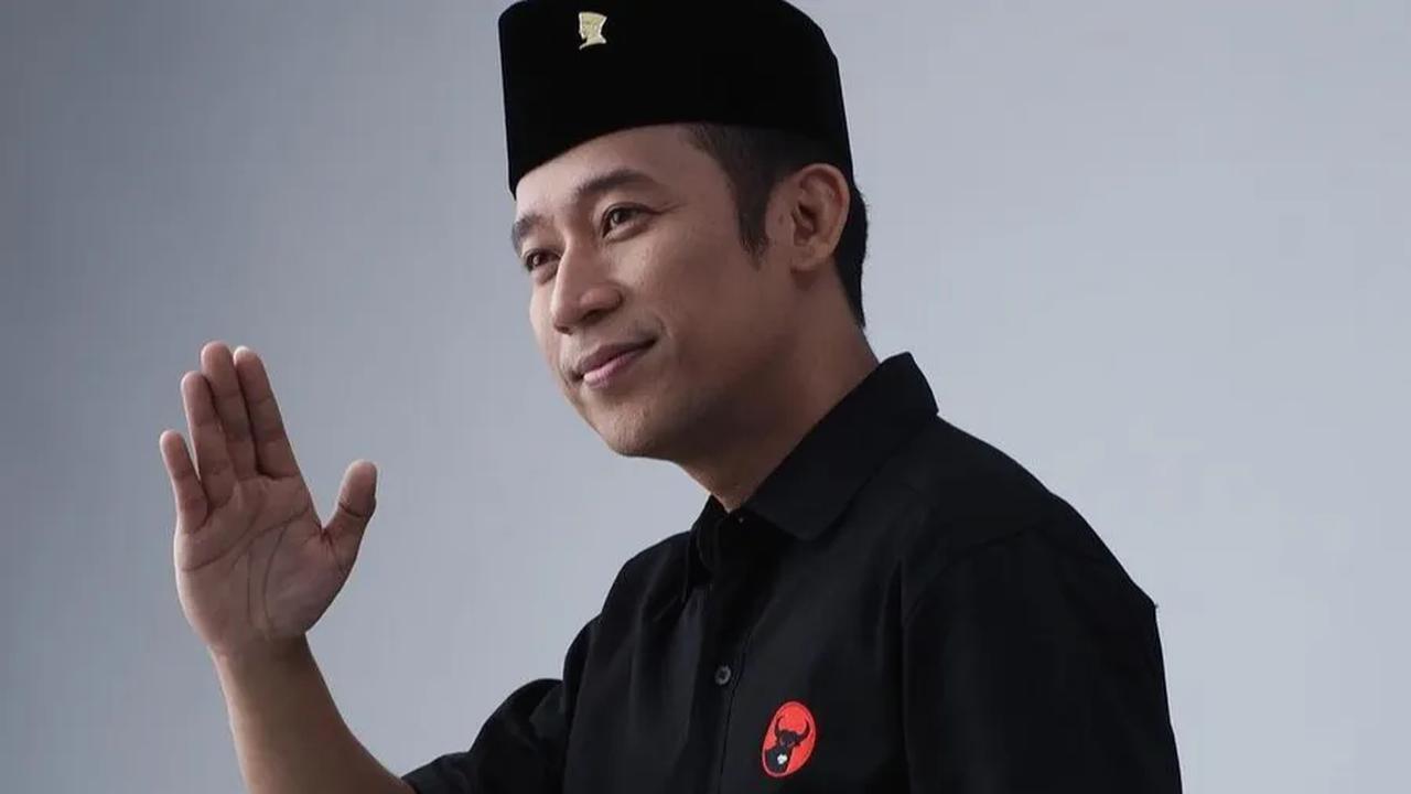 5. Denny Cagur, Dapil Jawa Barat II

Denny Cagur mendaftarkan sebagai bacaleg pada Pemilu 2024. Hal ini ia ungkapkan melalui akun Instagramnya. Komedian ini meminta dukungan masyarakat .
