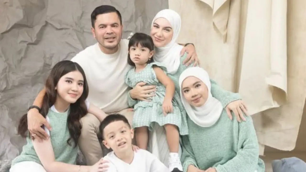 Momen Hangat Irish Bella dan Haldy Sabri Jalani Pemotretan dengan Anak-Anak, Keluarga Visual (credit: https://www.instagram.com/haldy_sabri/)