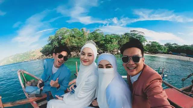Ikut Merasa Bahagia, Ini 6 Potret Kebersamaan Dinda Hauw dan Wardah Maulina