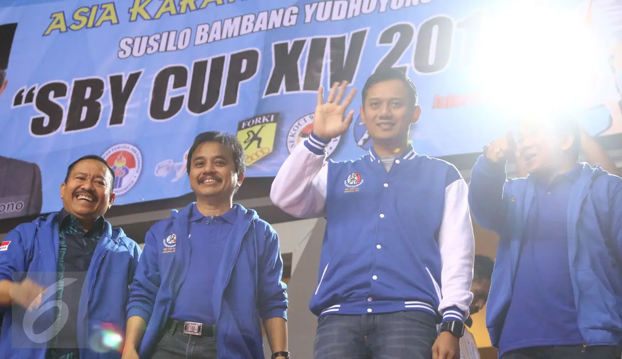 Agus Yudhoyono saat menghadiri pembukaan Asia Karate Championship (SBY) CUP XIV 2017 di Kelapa Gading, Jakarta Utara, Sabtu (25/2). Kejuaraan tingkat asia tersebut di ikuti oleh 1600 peserta. (Liputan6.com/Helmi Afandi)