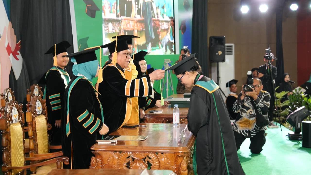 Wisuda Kedua UNOSO, Dorong Lulusan Berintegritas untuk Bangun Daerah dan Bangsa