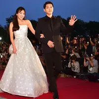 Menjelang hari pernikahannya yang semakin dekat, Song Hye Kyo akhirnya bersedia mengungkapkan isi hatinya. Ia mengatakan bahwa Song Joong Ki adalah jawaban atas doanya selama ini. (AFP/Yung Yeon Je)