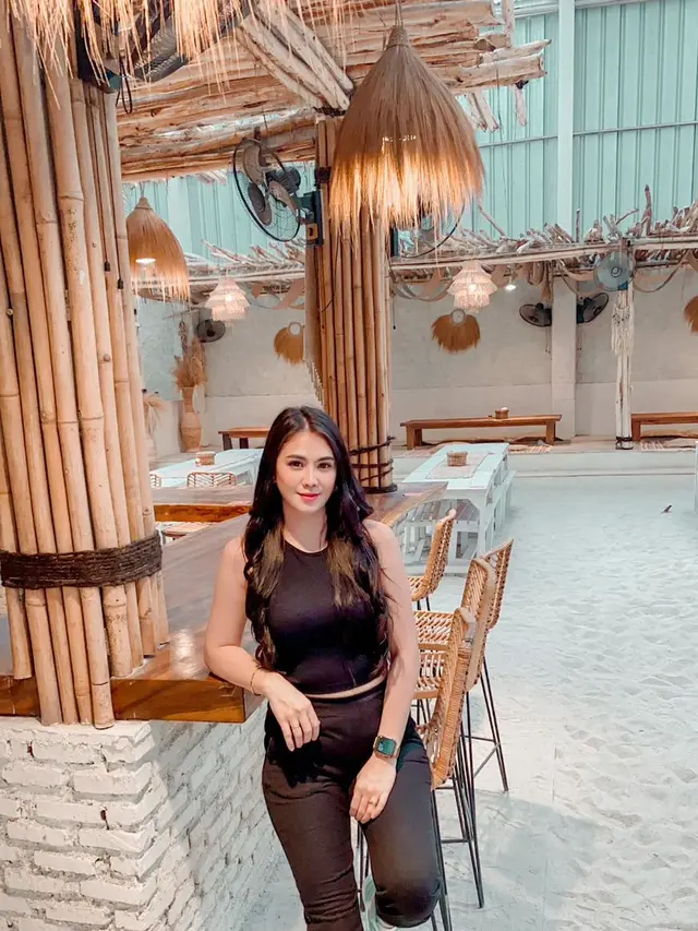 Sheline Zeina jadi Kepala Sekolah Cantik dan Penyanyang di Sinetron ...