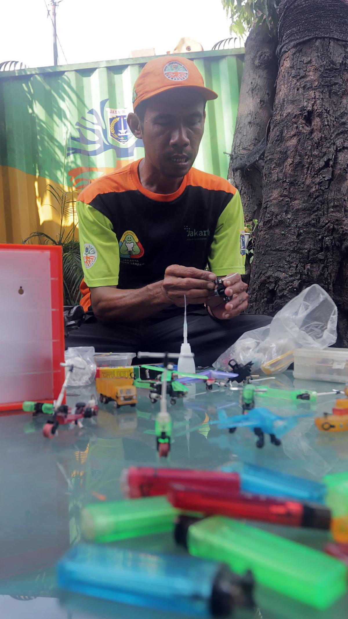 "Untuk paling cepatnya 3 hari untuk pembuatan Scooter, kalau yang lain paling lama semingguan," 
ujar Bang Timan.