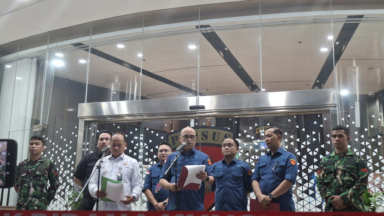 Kejagung Bongkar Barang Bukti Eks Ombudsman Yeka Hendra usai Jadi Tersangka