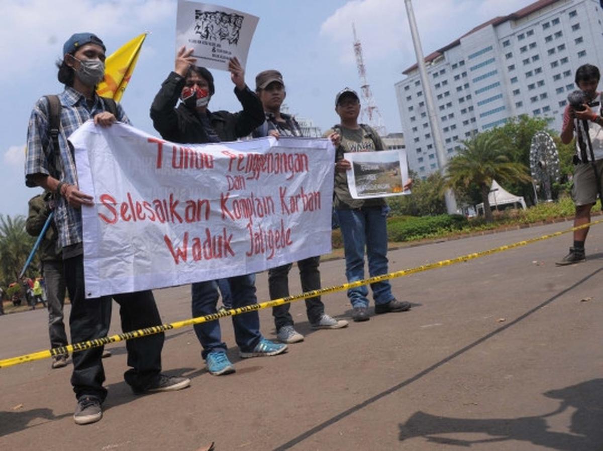Massa datangi Istana menolak penggenangan Waduk Jatigede