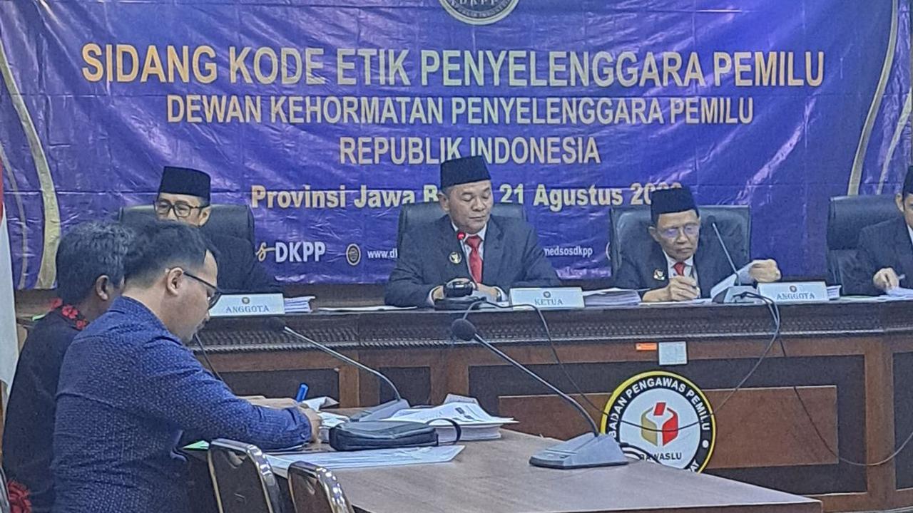 Teradu menjelaskan, nama Pupung yang terpilih memiliki ejaann sama. Hanya saja, sebagai data pembanding, foto, KTP tidak ada.