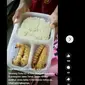 Siswa SD di Bojonegoro membawa bekal makanan laut ulat ke sekolah. (Istimewa)