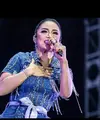 Mengisi panggung Synchronize Fest 2023 hari pertama, penampilan Krisdayanti mencuri spotlight. [Foto: Instagram/ Krisdayanti]