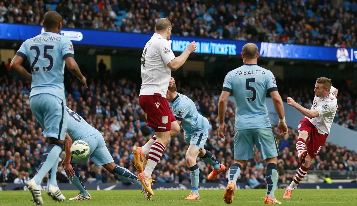 Tom Cleverly berhasi mempekecil kedudukan menjadi 1-2 di menit 68. (Reuters/Phil Noble Livepic)
