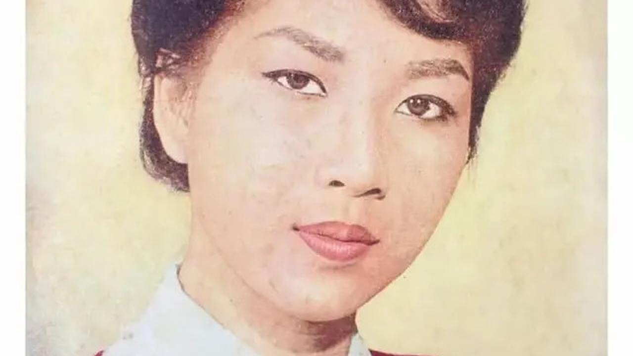 6 Potret Titiek Puspa Jadi Model Majalah, Penyanyi Legendaris Serba Bisa