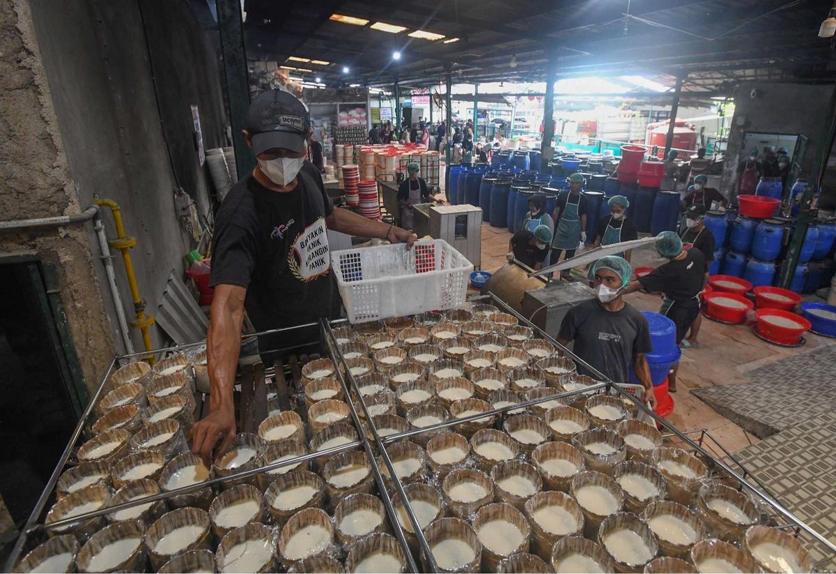 UMKM kue keranjang berdayakan warga sekitar