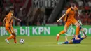 Kemenangan ini membawa Belanda berada di peringkat kedua Grup C. Pasukan Ronald Koeman hanya kalah selisih gol dari Jerman yang berada di posisi teratas. (AP Photo/Peter Dejong)