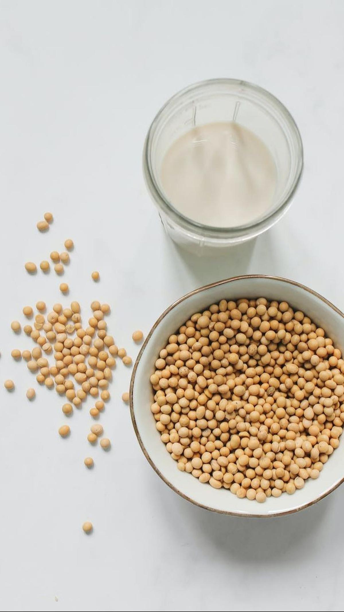 3. Pilih Susu Soya untuk Mengejar Total Kalori Harian<br>