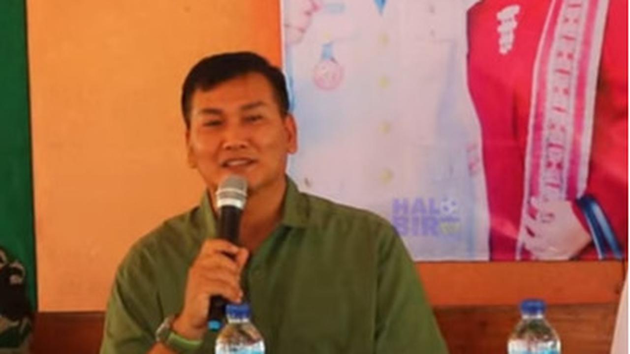 Menuju Desa Mandiri, Mayjen Kunto Bagikan Kompor Biomassa ke Pelosok Kampung