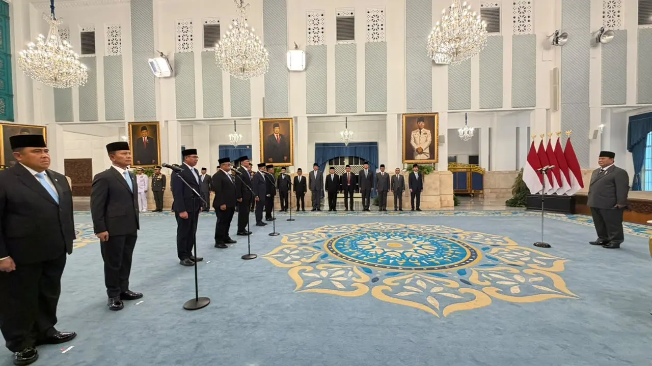 Presiden Prabowo Subianto melantik Jenderal TNI Richard Tampubolon dan Marsekal TNI Yusuf Djauhari menjadi Wakil Menteri Pertahanan (Wamenhan). (Liputan6.com/Lizsa Egeham)