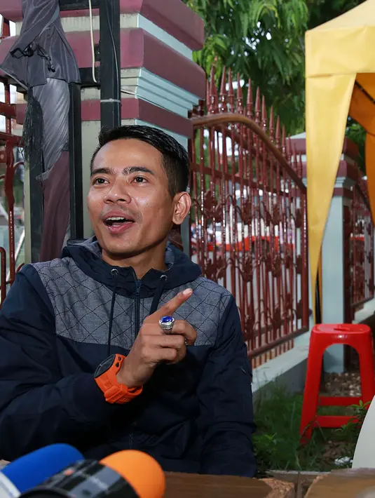 Perubahan pada diri idolanya, Sang Alang itu, yang membuat Aris tidak mengenalinya. (Deki Prayoga/Bintang.com)