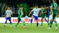 Laga Persebaya Surabaya Vs PSIM Yogyakarta di Stadion GBT, Surabaya, pada pekan kedua BRI Super League, Minggu (13-9-2026). (Dok. ileague.id)