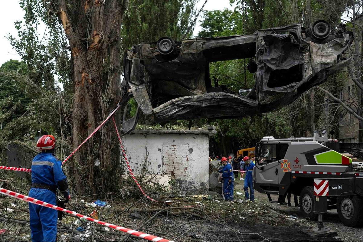 FOTO: Kyiv Diguncang Serangan Udara Masif Rusia: Enam Tewas dan Puluhan Warga Terluka