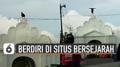 Beredar video aksi nekat pemuda berdiri di ujung Plengkung Gading.