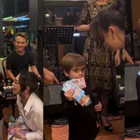 Memiliki paras bule, berikut momen Koa anak Stefan William dan Celine Evangelista saat nyanyi lagu Jawa. Didampingi ibundanya, Koa nyanyi Ojo Dibandingke lagu dari Abah Lala. Lagu tersebut juga sempat viral saat dinyanyikan Farel Prayoga. [Instagram/inijedar]