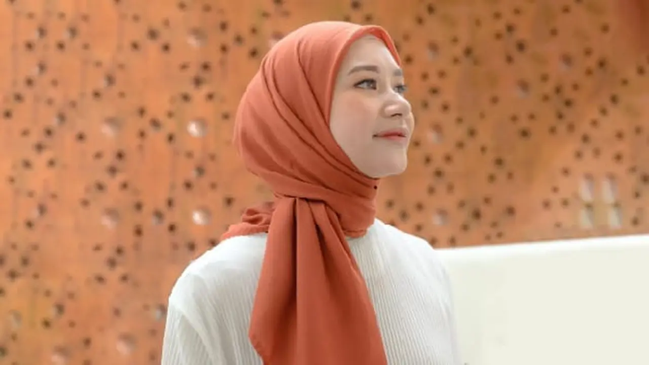 Kolaborasi PVN Shoes dan Lozy Hijab