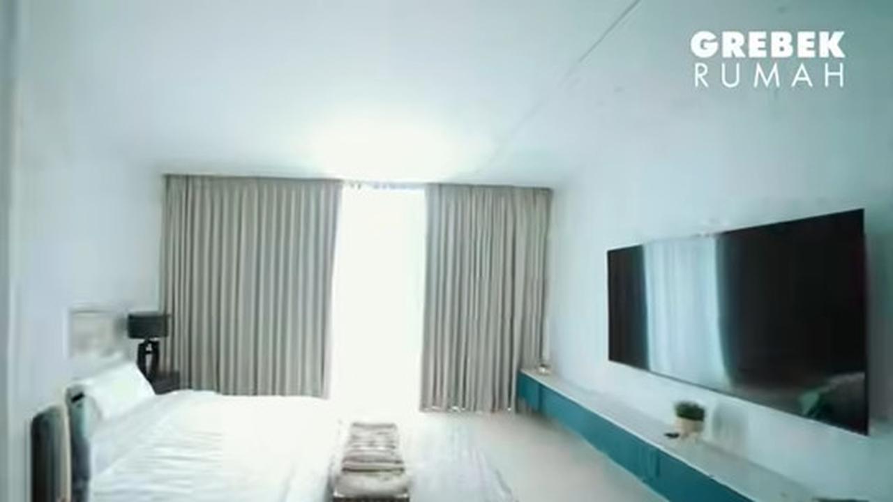 Potret Kamar Tidur Aura Kasih, Simpel dengan Nuansa Serba Putih