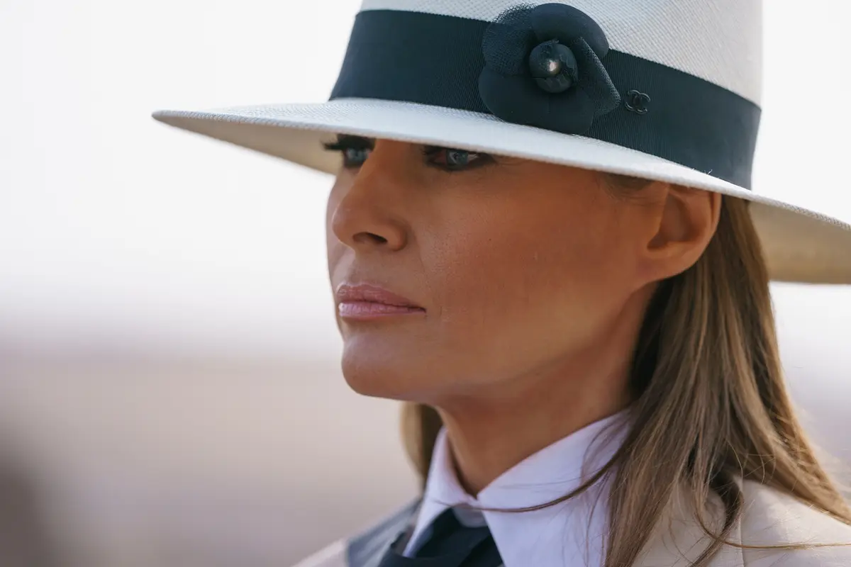 Gaya Melania Trump Saat Kunjungi Piramida Mesir