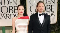 Angelina Jolie dan Brad Pitt (E!)
