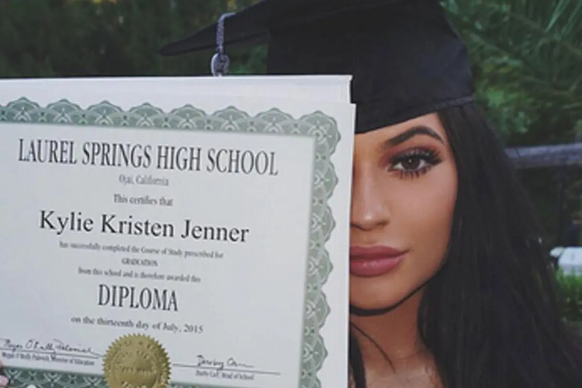 [Bintang] Kylie Jenner